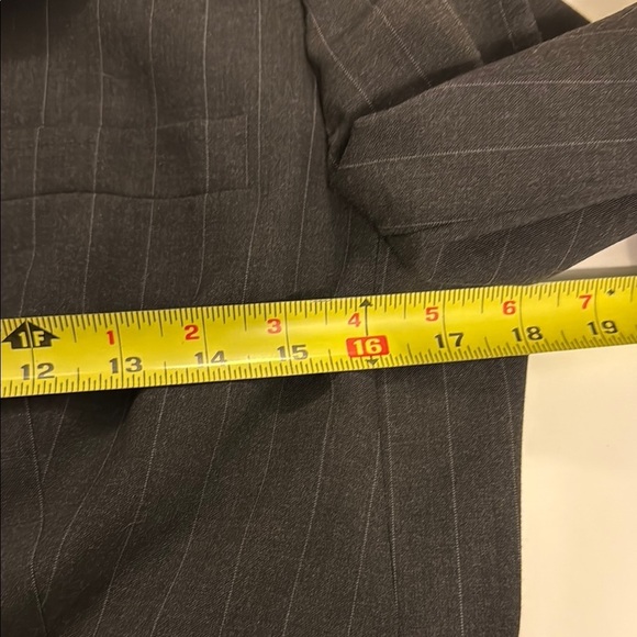 The Limited “The Perfect Travel Suit” Black Blazer Classic Tailored Design - Picture 9 of 11